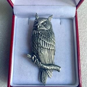 Cool Vintage JJ Owl Brooch